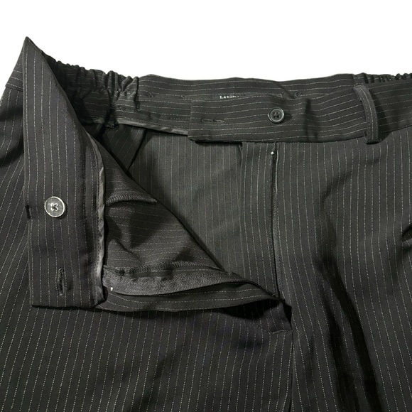 NWT Larry Levine Woman Stretch Pinstripe City Shorts Dress Up Going Out Size 20W - Picture 6 of 16
